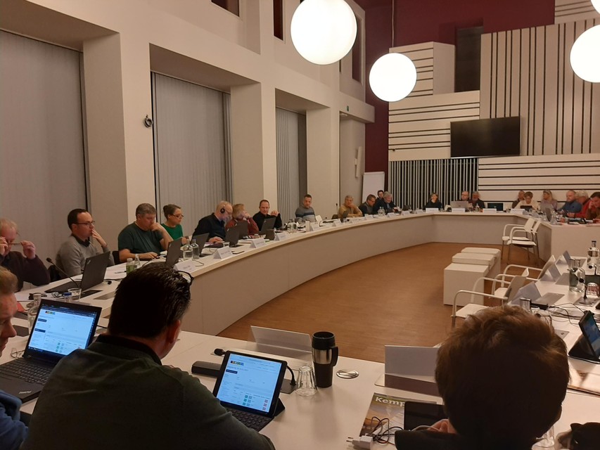 De gemeenteraad boog zich bijna anderhalf uur over het agendapunt van de Liefkenshoek en Watermolen.