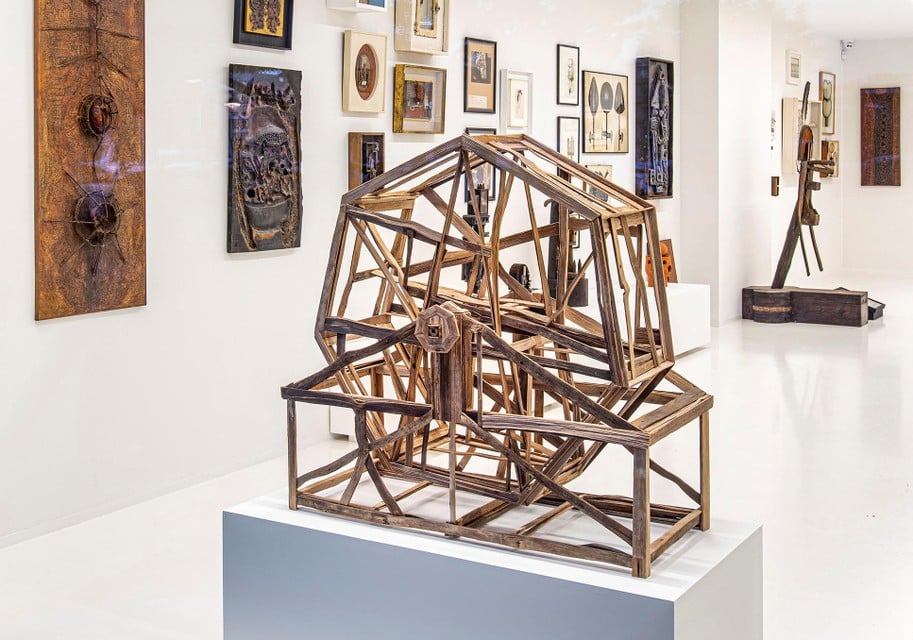 A Ferris wheel made of putty sheets for Edgard Tytgat.  