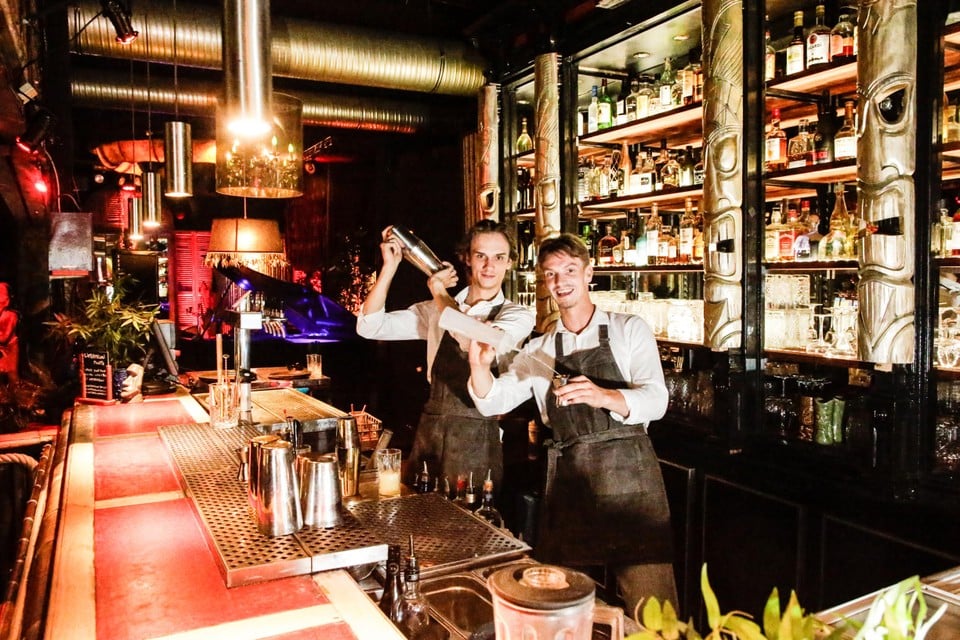 “Klassieke cocktails met een twist”, daarvoor moet je bij Bar Zar zijn. 