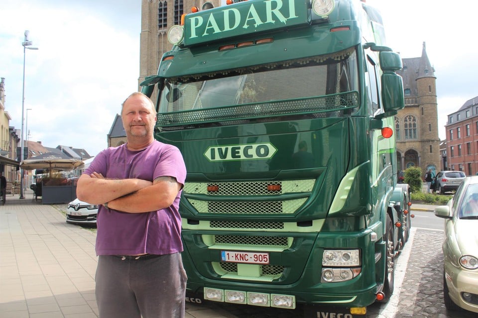 Jan Vromans is trots op zijn vrachtwagen, die mogelijk de mooiste van het land is.