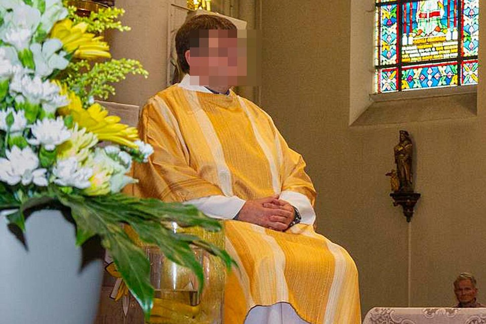 ‘Pater’ L. V., sinds 2004 pastoor van Arendonk, wordt nu verdacht van aanranding van meerderjarige kwetsbare personen.  