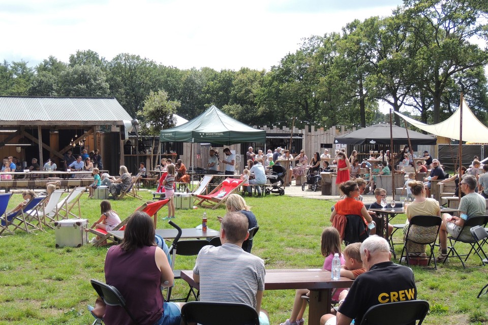 Bar Woest houdt de deuren open tot 15 augustus.