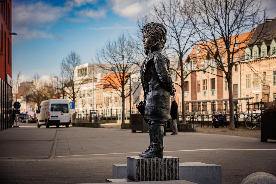 Het standbeeld van Ludwig Van Beethoven op de Haverwerf in Mechelen.