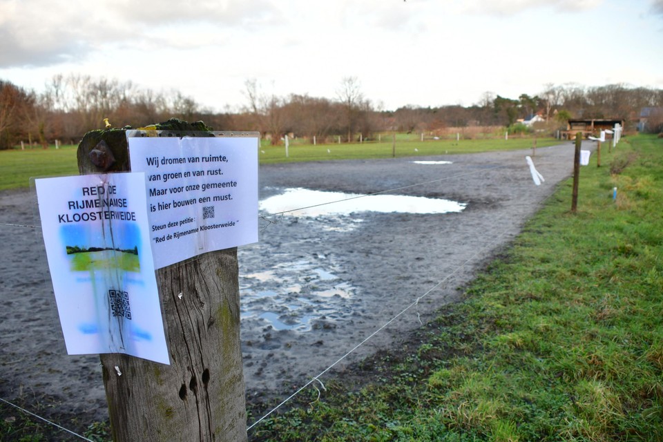 De buurt vecht al geruime tijd tegen de komst van sociale woningen op dit terrein.