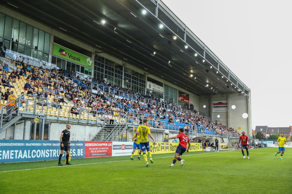 Waasland-Beveren speelde tegen Lille voor het eerst weer met publiek.