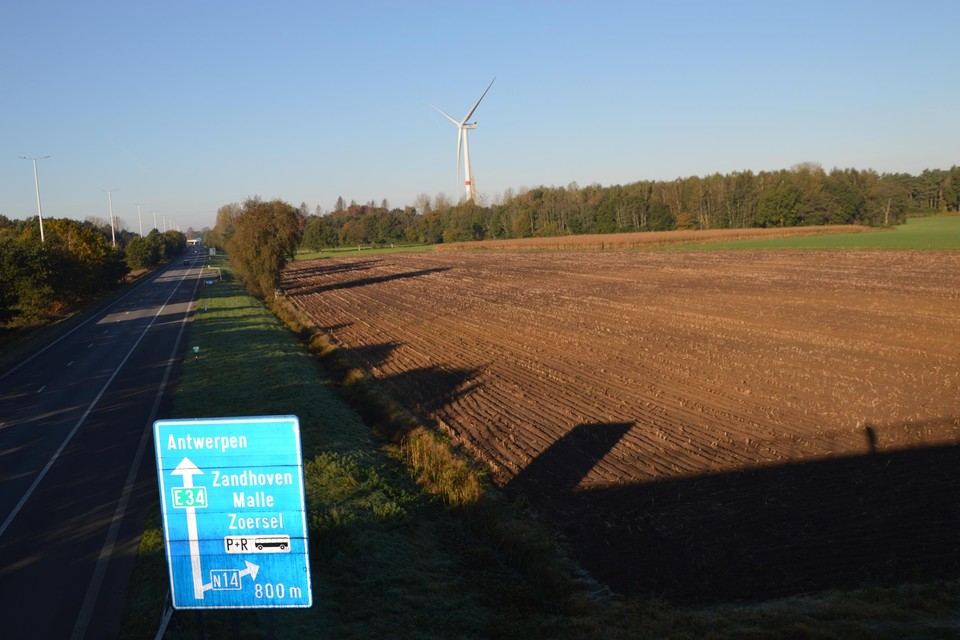 Zicht vanaf de brug van de Kruisdreef in Pulderbos naast de E34. 