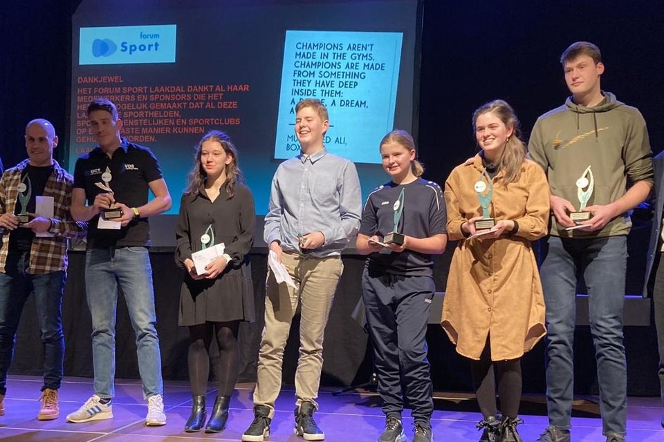 Na de viering kwamen alle laureaten samen voor een groepsfoto.