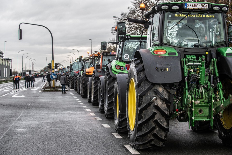 Een optocht van tractoren bij een vorig boerenprotest.