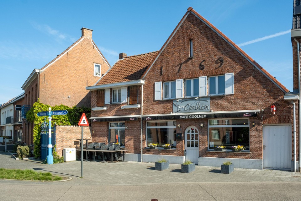 Café Coolhem ligt in het centrum van Kalfort.
