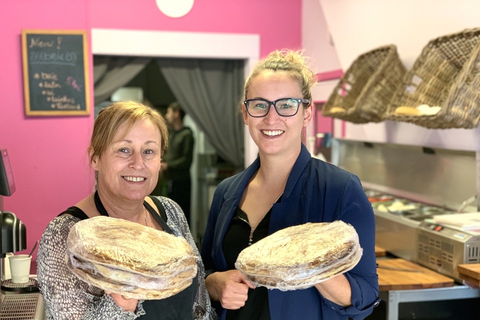Hilde en Nikita Govaerts bakten al honderden pannenkoeken voor Febe 