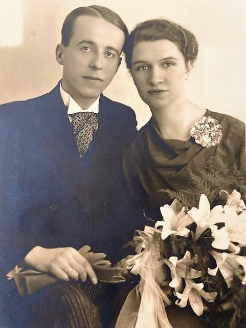 Gaston en Josée Matthijs-Koninckx bij hun huwelijk in 1935. 