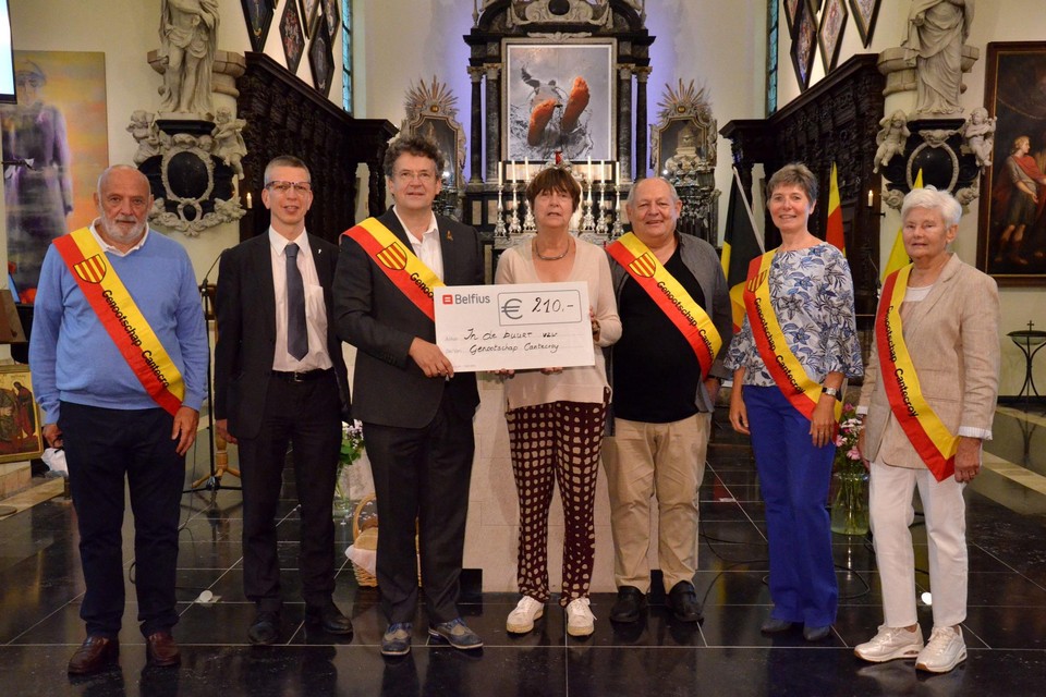 Een schenking ter waarde van honderd broden voor In de Buurt.