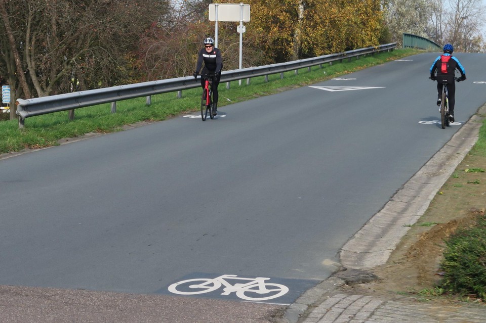 De brug over de E313 ter hoogte van de Doornaardstraat wordt vanaf 1 december alleen nog bruikbaar voor fietsers. 