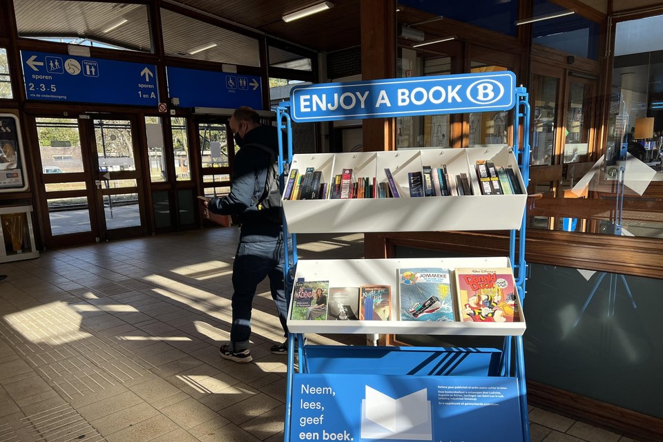 De boekenruilkast in het station van Herentals.