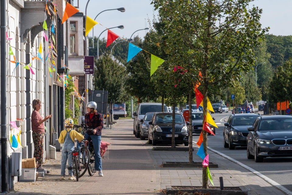 In de Mechelse deelgemeente Walem hangen de vlaggetjes al uit.