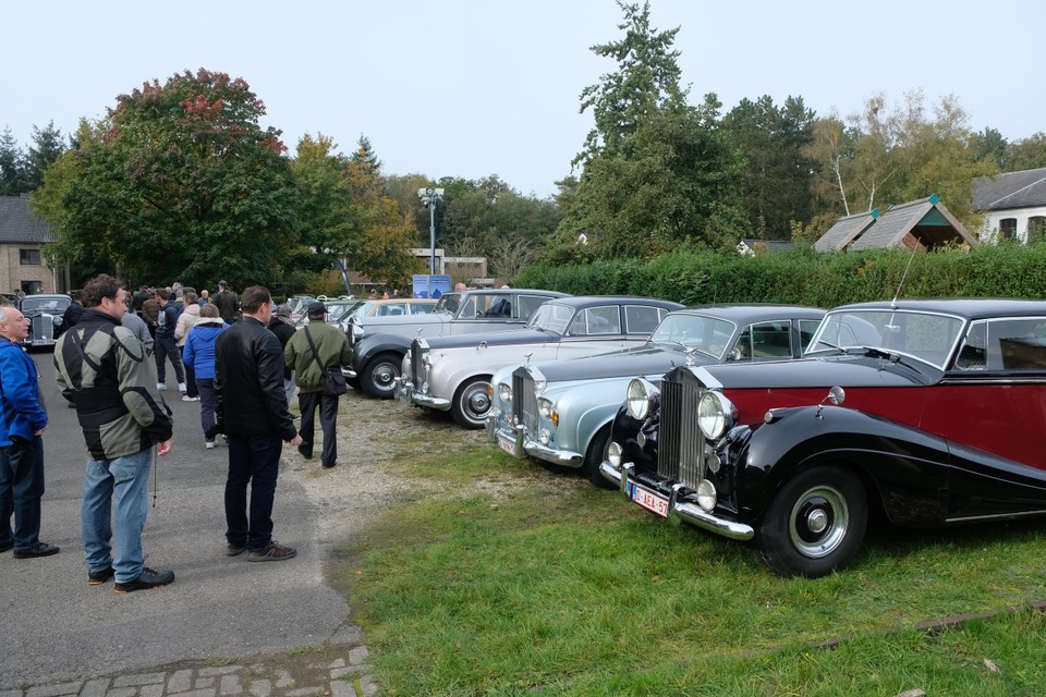 Veel belangstelling voor de oldtimers.
