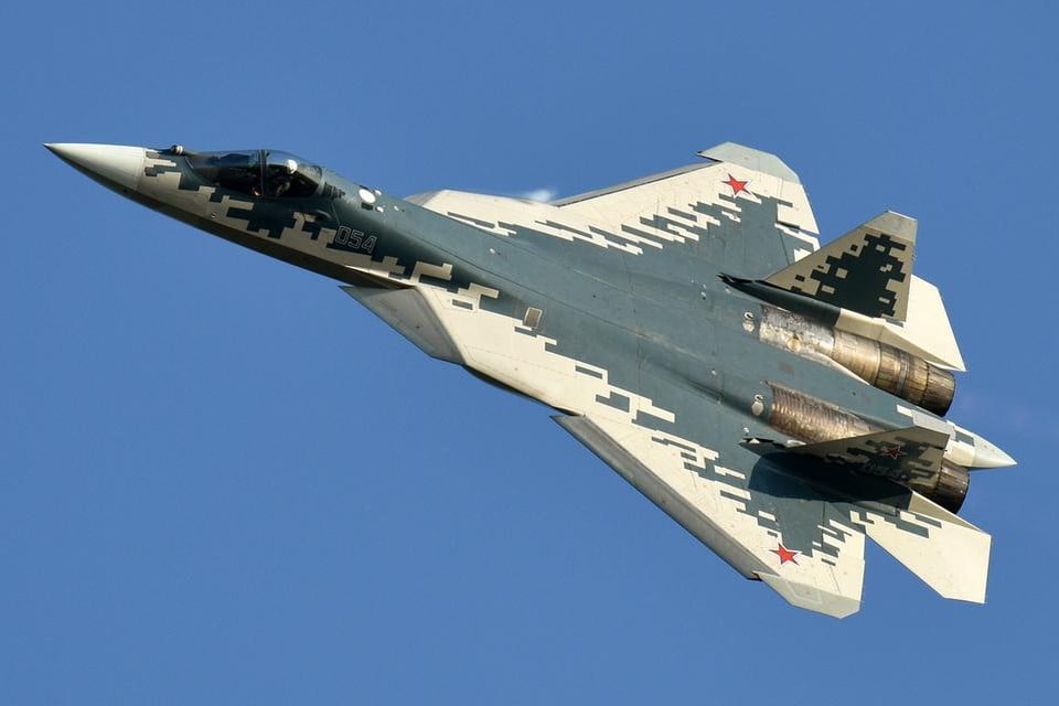 Het Brits spionagetoestel werd beschoten door deze Russische Su-57-straaljager