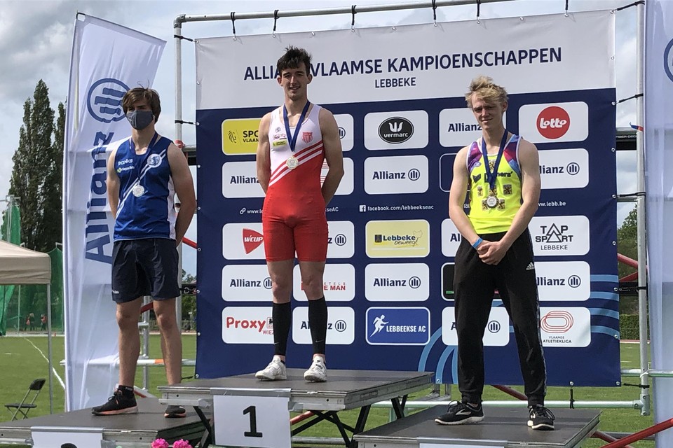 Thomas Van Nuffelen (midden) met goud op het Vlaams kampioenschap.