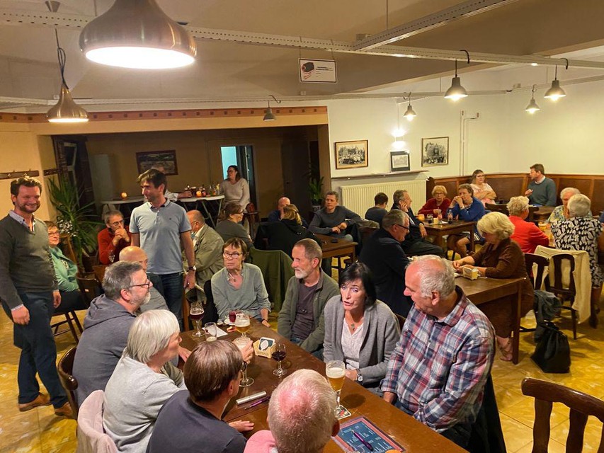 Het heropende café Bar On ontving vrijdag voor het eerst weer gasten.