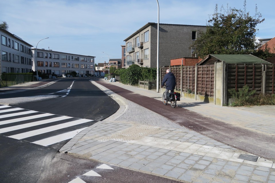 In het eerste deel van Hendrik Consciencestraat beschikken fieters intussen al over een nieuwe boulevard, langs beide kanten van de straat. Deel twee wordt afgewerkt tegen 10 november. 