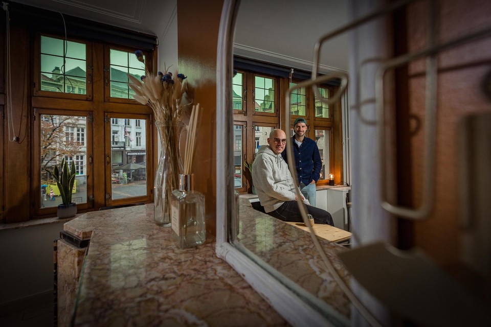 Mark Masz en Brian De Herdt van Bar Klak openden op de Schoenmarkt nu ook Foodbar Klak.