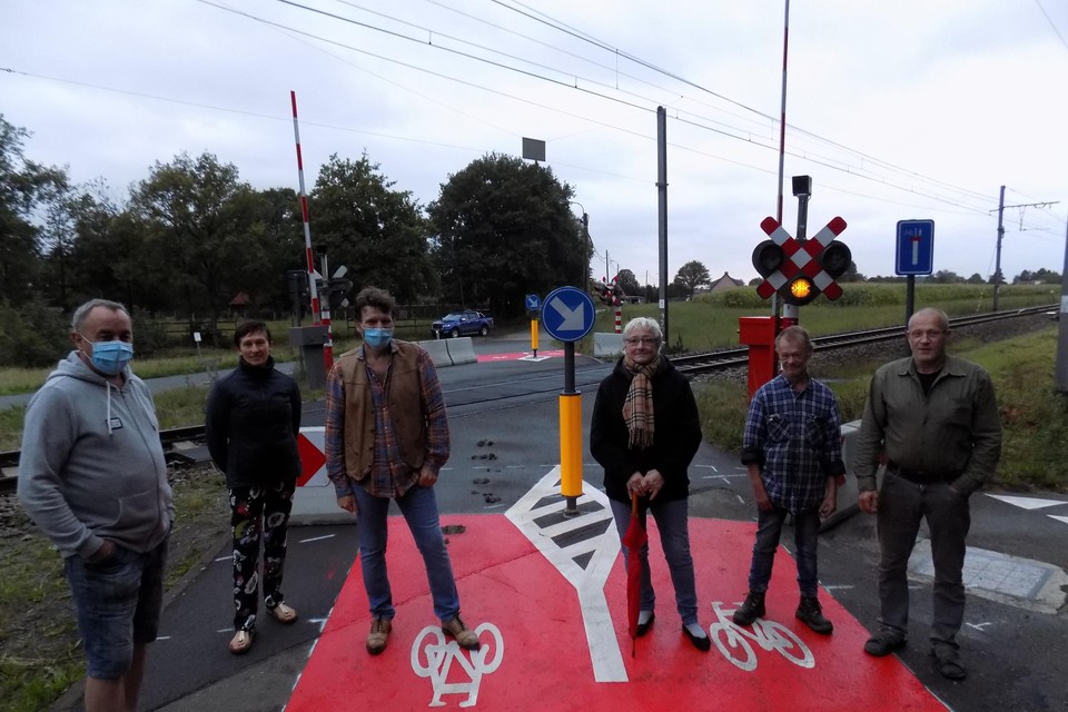 Buurtbewoners van Heerle in Poederlee protesteerden vorig jaar nog tegen de afsluiting van de spoorwegovergang.