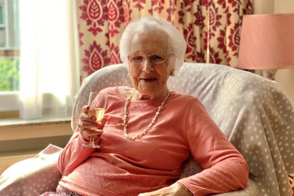 Maria Solie klinkt op haar 100ste verjaardag.