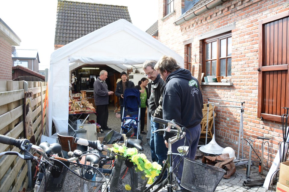 Garageverkopen zijn vergunningsplichtig