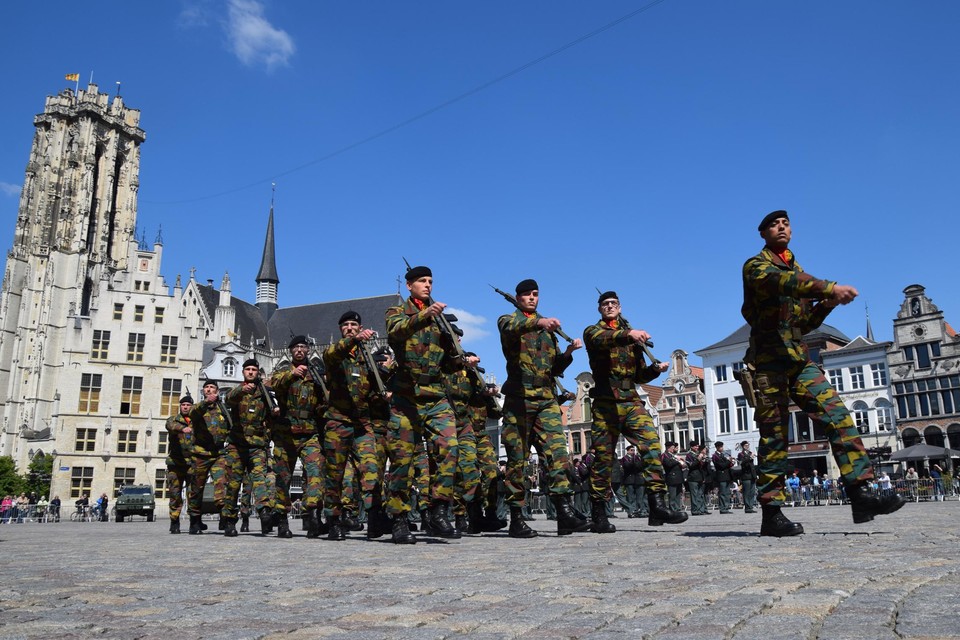 De militaire parade tijdens de bevelsoverdracht in 2019.