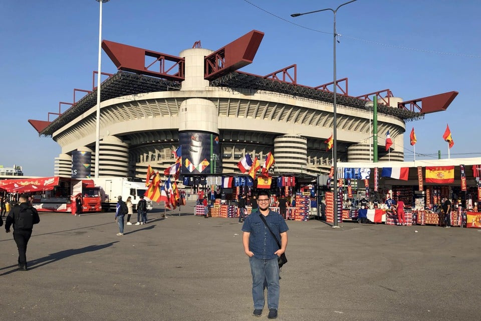 Una delle ultime foto scattate a Kevin a Milano, ore prima che la polizia lo circondasse nella sua stanza d'albergo. 