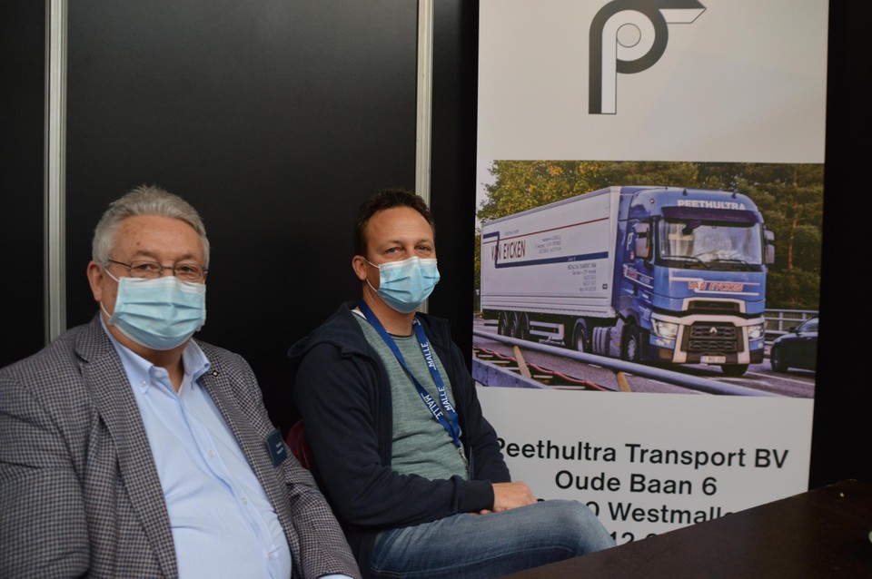 Roland en Bram Peeters van Peethultra Transport uit Westmalle. 