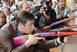 thumbnail: <strong>OKTOBER 2013</strong>: De foorkramers spannen een procedure aan bij de Raad van State om die deal ongedaan te maken. Tot op heden is daar geen uitspraak in.