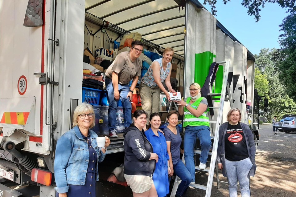 Spontaan ontstond een hulpactie en ondertussen zijn al drie camions volgeladen.
