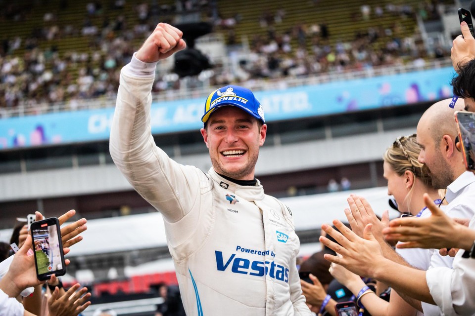 Stoffel Vandoorne, naast Formule E-wereldkampioen komend seizoen reserve- en testrijder voor het F1-team Aston Martin. 