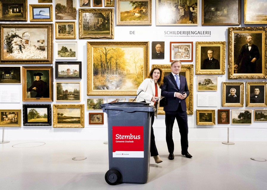 Onder meer Pieter Omtzigt (hier op verkiezingsdag met zijn echtgenote) speelde Wilders in de kaart.