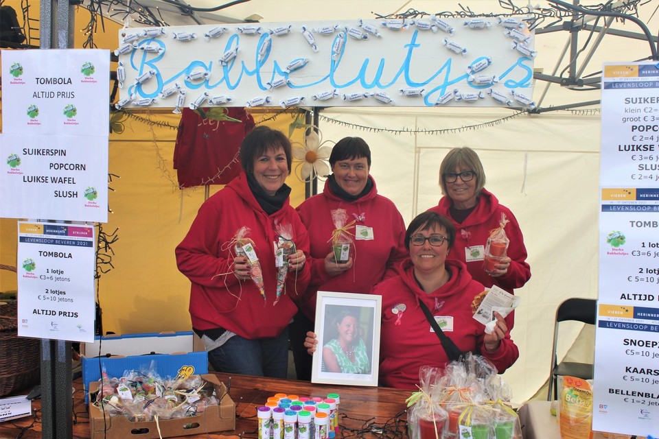 De Sterke Babbelutjes, die duizenden euro‘s ophaalden voor de Levensloop, droegen deze editie op aan hun overleden vriendin Paulette.