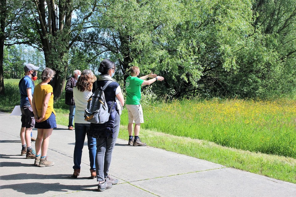 De aanwezigen konden de wandeling meteen uittesten.