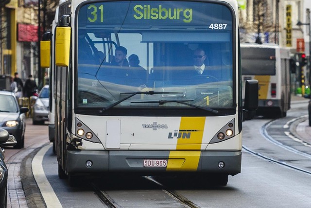 Derde Maak plaats speler District boos om afschaffing bus 31 | Gazet van Antwerpen Mobile