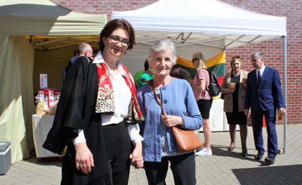 De Litouwse ambassadeur Rita Kazragienè en Francinne Baeten-Van den Brande. 