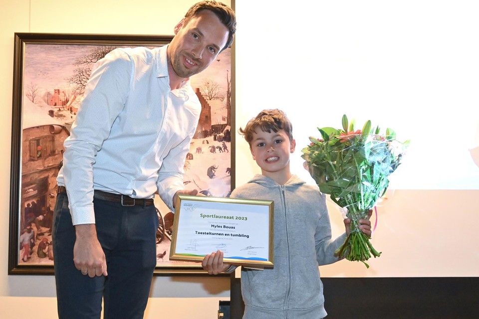 En zijn broer Myles Bouas (11), provincaal en Vlaams kampioen in het toestelturnen en tumbling.