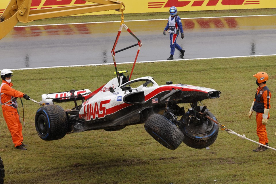 Mick Schumachers domme crash in Suzuka kostte Haas een half miljoen dollar. 