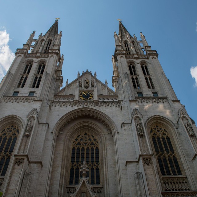 The underground disco concept finds a new home in the Sint-Joriskerk on the Mechelseplein. 