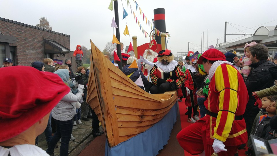 Sinterklaas in zijn rijdend schip in Geel vorig jaar