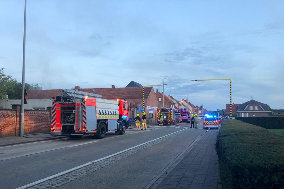 Bij de lokalen van Chiro Heultje brak zondagavond brand uit.
