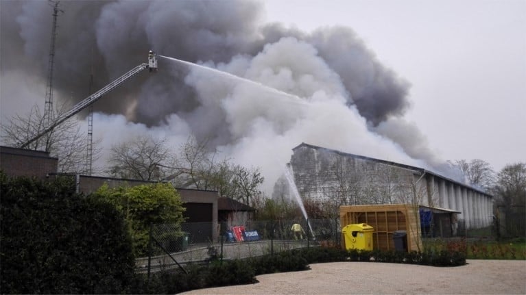 Loods van Grabbelton gaat in vlammen “Volledige voor onze vier winkels zit hier gestockeerd” | Gazet Antwerpen Mobile
