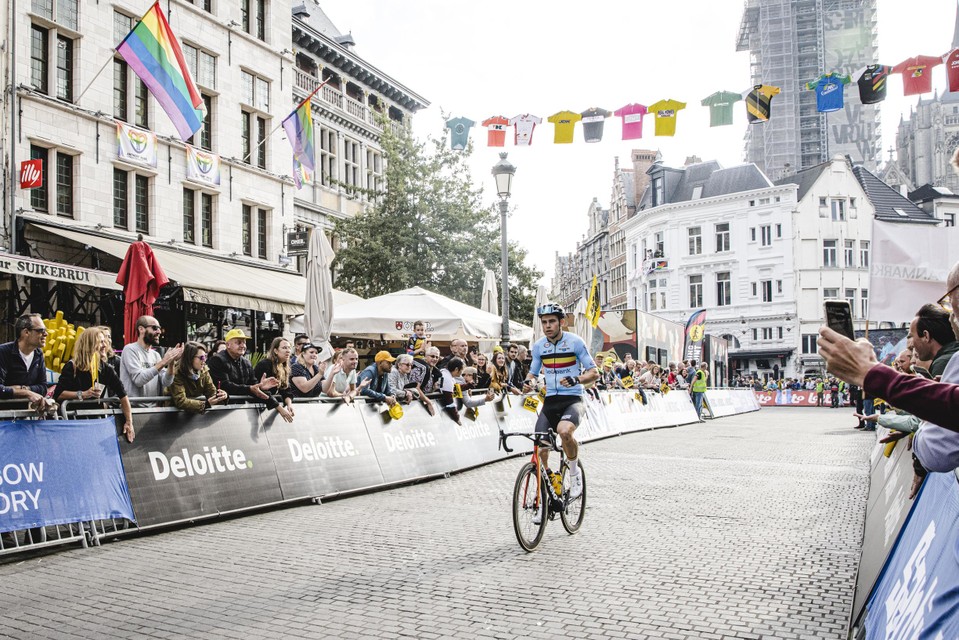 Wout van Aert voor de start.
