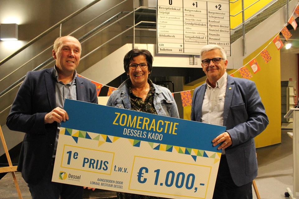 Nicole Nijs won de hoofdprijs, namelijk Dessels Kado-bonnen ter waarde van 1.000 euro.