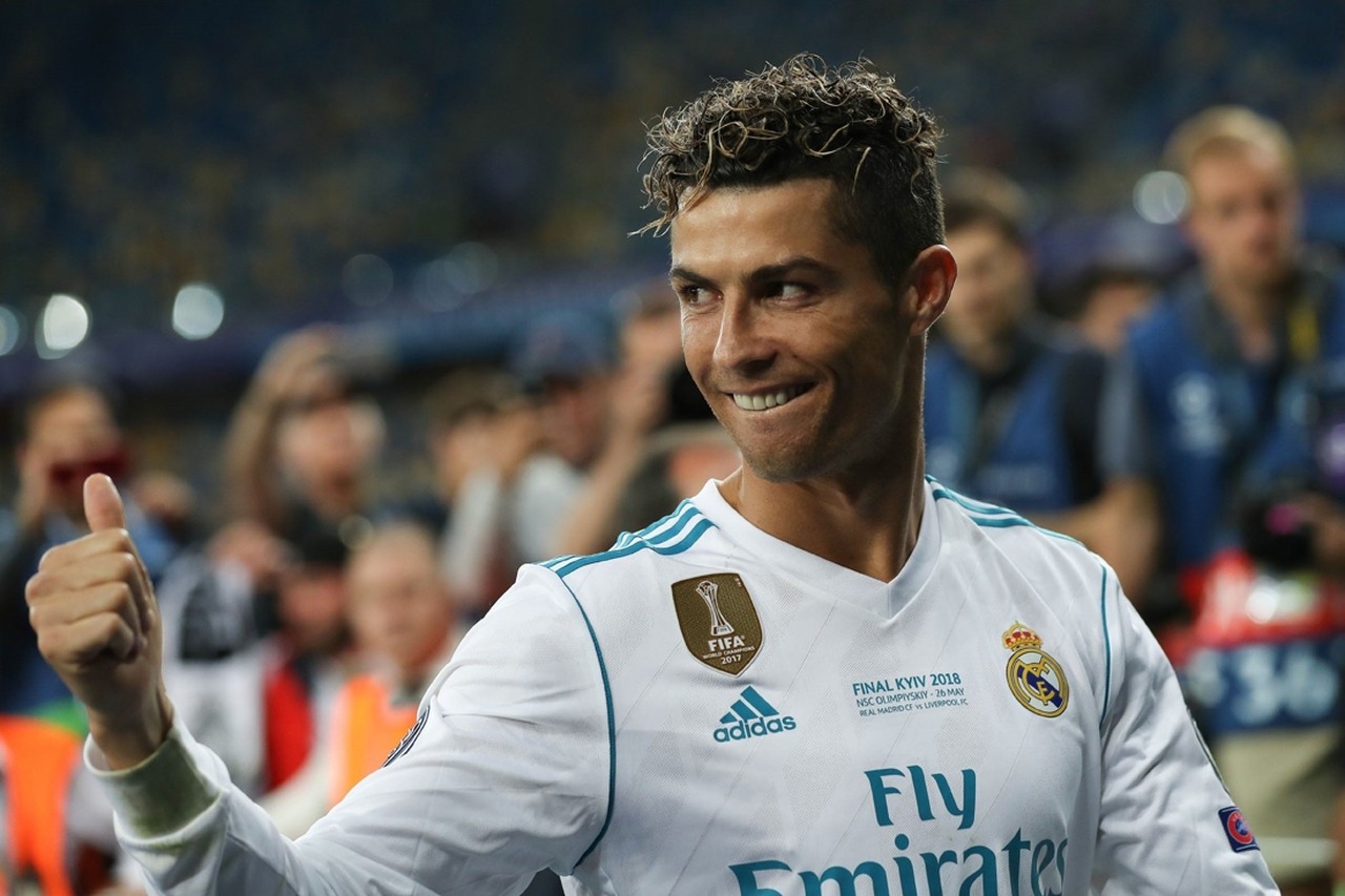 Geruchtenmolen op hol: Cristiano Ronaldo ontbreekt enige bij presentatie nieuwe Real Madrid | Gazet van Antwerpen Mobile