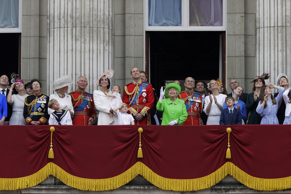 De Britse koninklijke familie tijdens op het balkon op de nationale feestdag in 2016 
