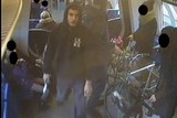 thumbnail: De politie verspreidde deze foto van de schutter.